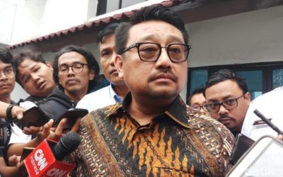 Stalin dan Kawanan Pendengung itu (Rachland Nashidik)