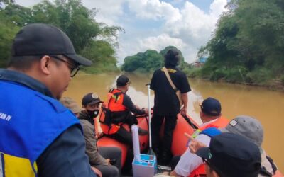 Kerap Banjir, Anggota DPR-RI Susur Sungai Sangatta, Irwan: Tak Ditangani Bisa Lebih Parah