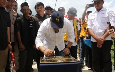 H. Irwan Resmikan Aspirasi Jembatan Gantung Sidomulyo