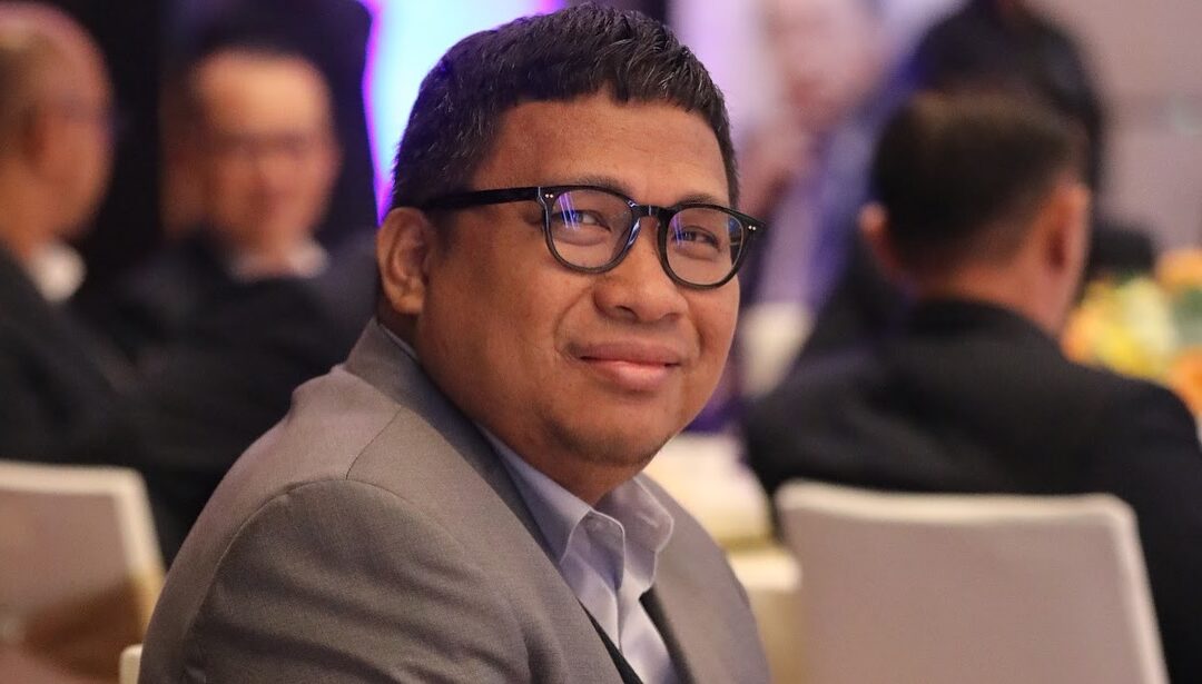 SEBUAH PARADOKS (Catatan Dr.H. Irwan, S.IP., MP)